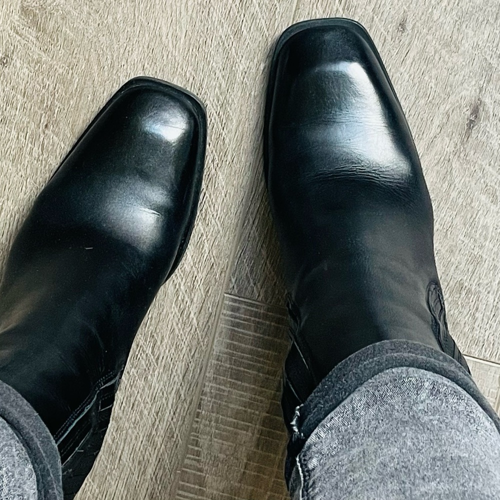 Zara black leather bootie, 41 (US size 10). Very comfy, casual look.